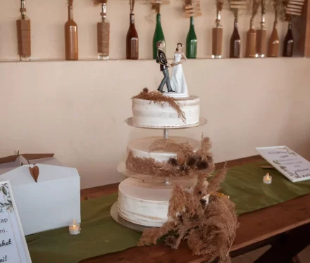 Esküvői torta és díszítés.